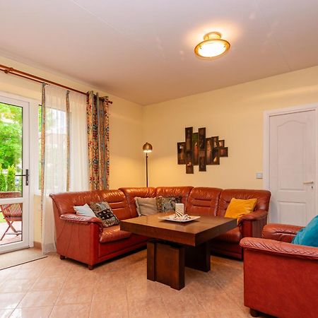Family Inn Cottage With Terrace Palanga Buitenkant foto